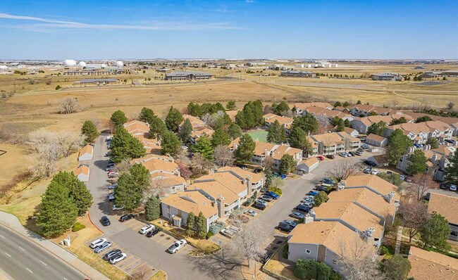 Building Photo - 908 S Walden Way