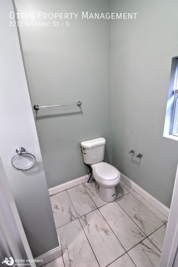 Building Photo - Room for Rent- Clean, Private Room for Ren...