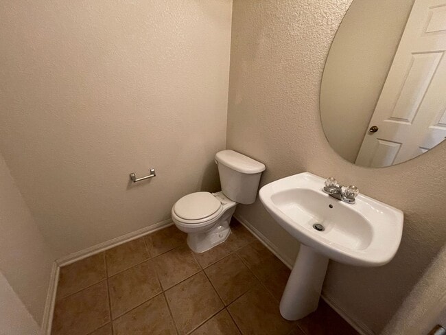 Building Photo - 4-Bedroom House for Rent in Killeen