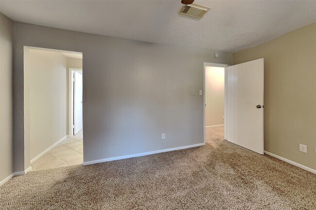 Building Photo - 46 Berryfrost Ln