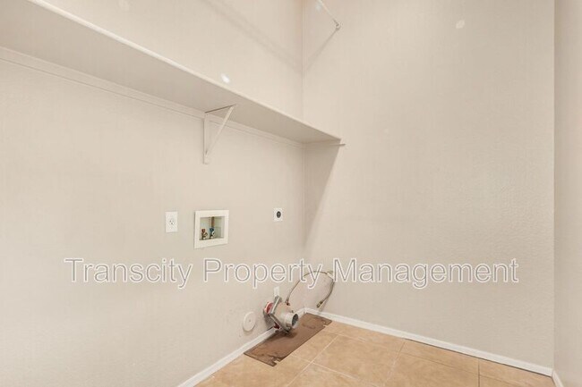 Building Photo - 6502 S Adobe Dr