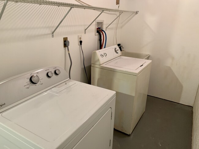 Basement Laundry Room - 7359 Hickory Log Cir