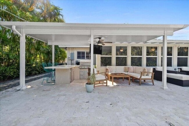 Building Photo - 221 NW 18th St