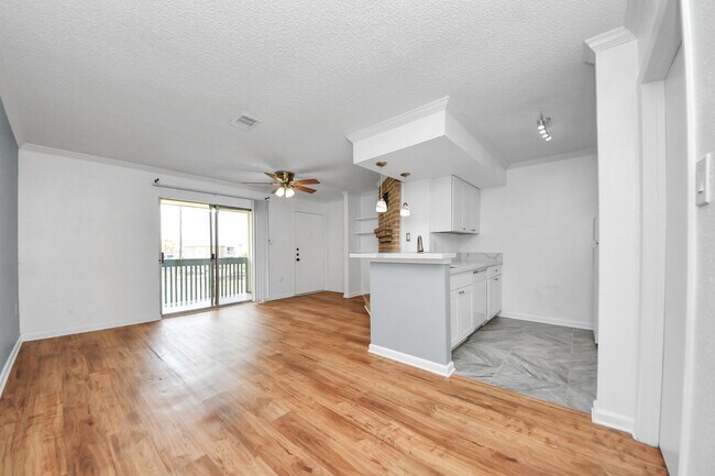 Building Photo - 250 El Dorado Blvd