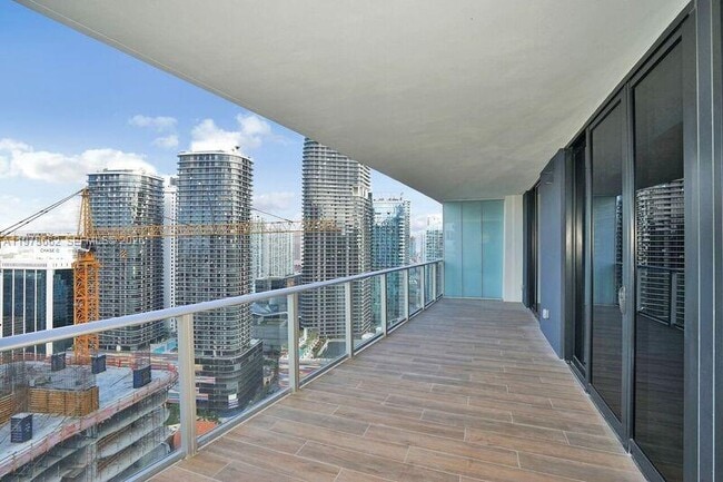 Building Photo - 1010 Brickell Ave