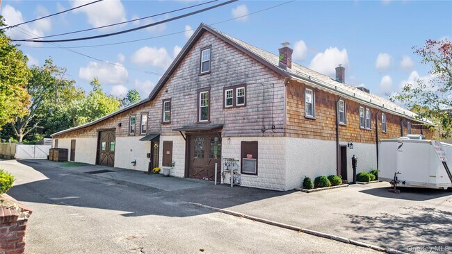 Building Photo - 49 Maple Ave