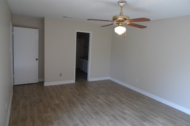 Building Photo - 14223 Whitecross Dr