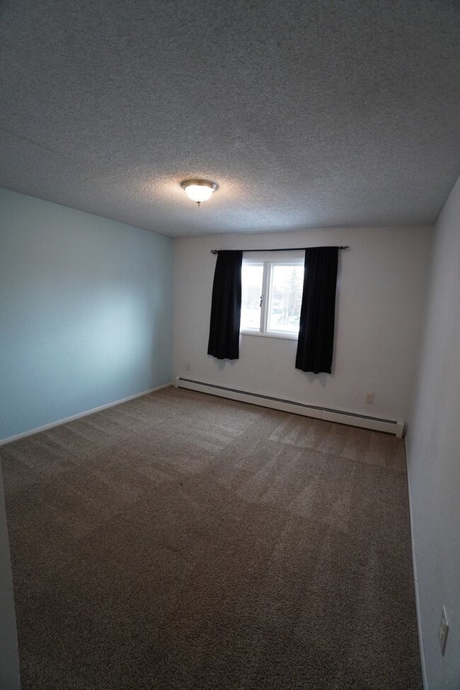 Building Photo - 3 Bedroom East Anchorage Condo!
