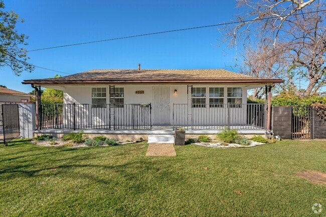 Building Photo - 6059 Vantage Ave