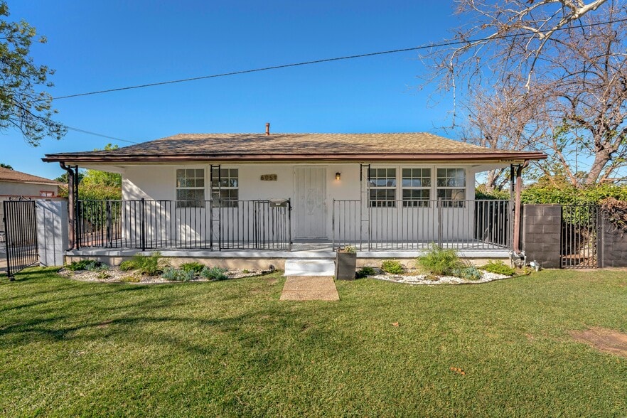Primary Photo - 6059 Vantage Ave