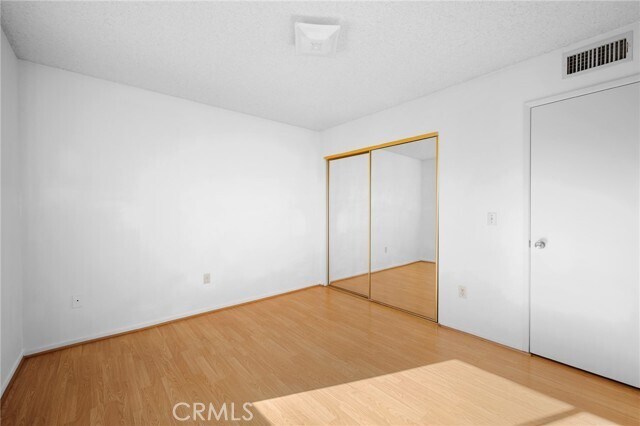 Building Photo - 1004 E Garfield Ave