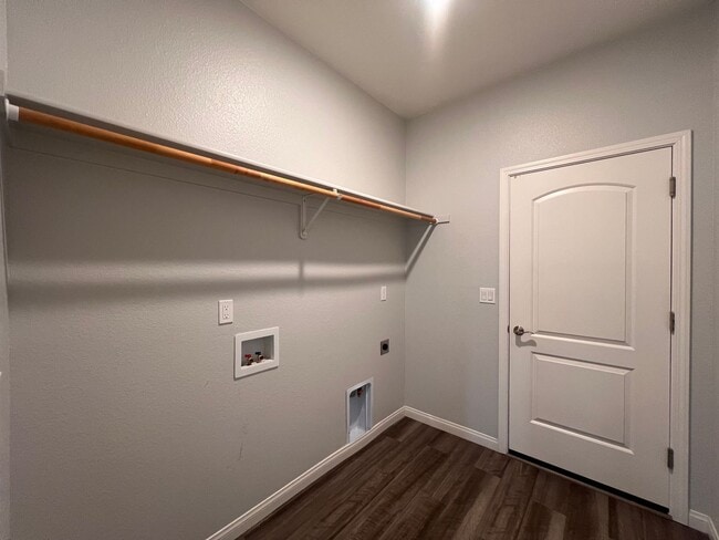 Building Photo - Beautiful 4 Bedroom Home in Fallon