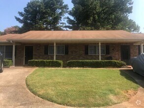 Building Photo - Available now!!! 2 bedroom 1 bath duplex!