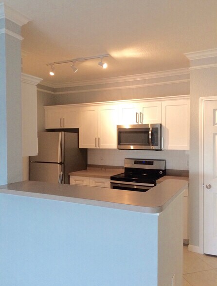 Building Photo - 4345 Bayside Village Dr