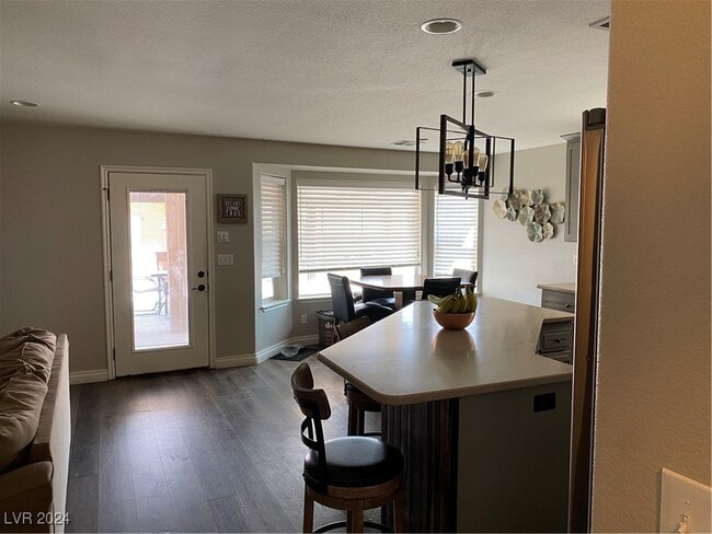 Building Photo - 1005 E McKnight Ave