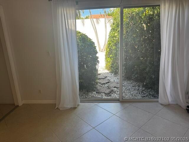 Building Photo - 112 E Coral Fish Ln