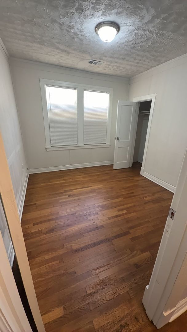 Building Photo - Mallory Duplex