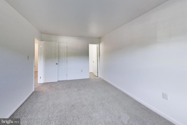Building Photo - 862 College Pkwy