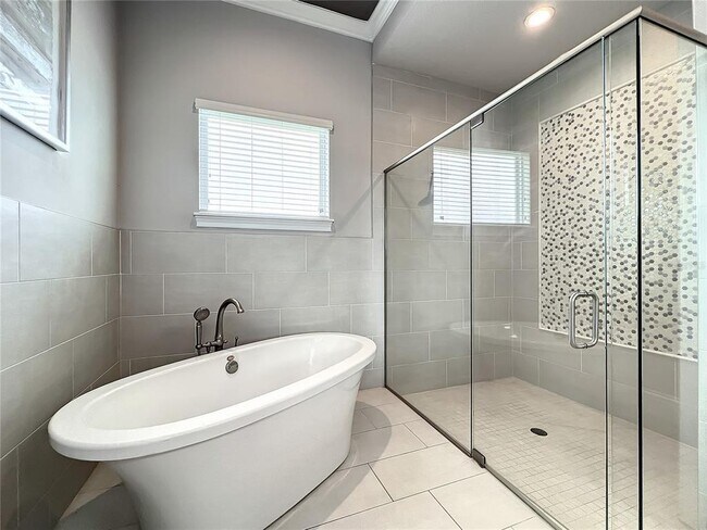 Building Photo - 760 Golden Bear Dr