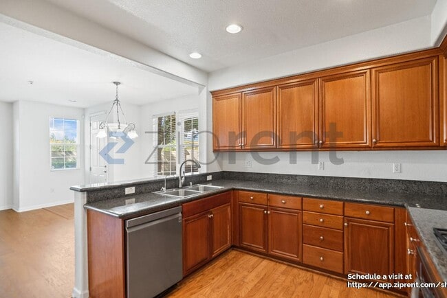 Building Photo - 812 Joree Ln
