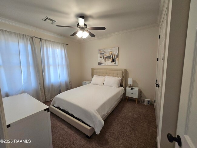 Building Photo - 208 Traditions Dr