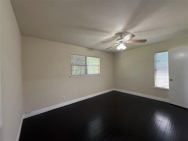 Building Photo - 1135 Park Center St