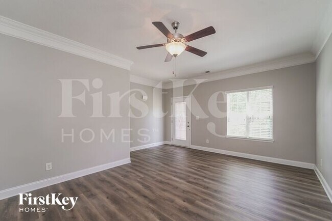 Building Photo - 2408 Kinmere Dr