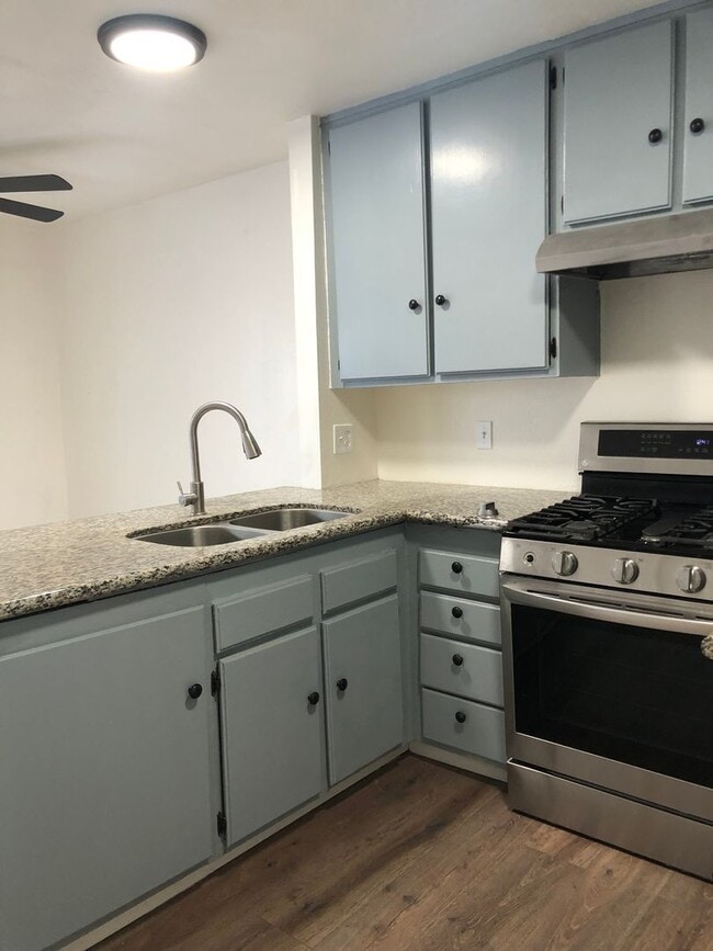 Building Photo - Southwest - Pinion Springs Townhome