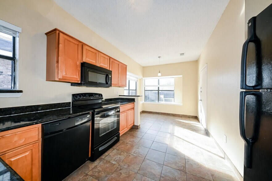 Building Photo - 529 Horse Shoe Bend