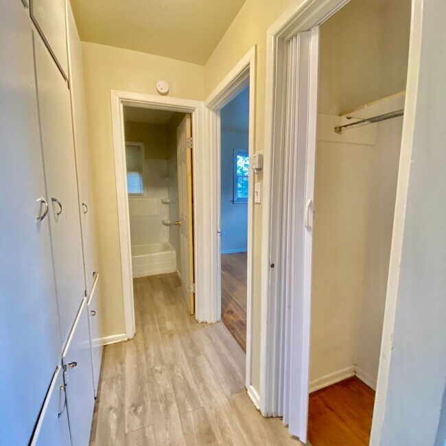 Building Photo - $0 First Month's Rent / $0 Deposit at Move-in