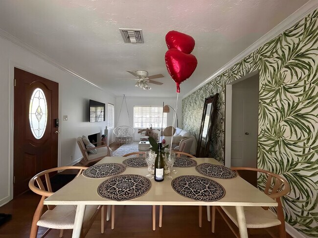 Building Photo - 430 45th St