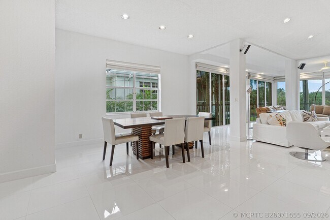 Building Photo - 5190 Lake Catalina Dr