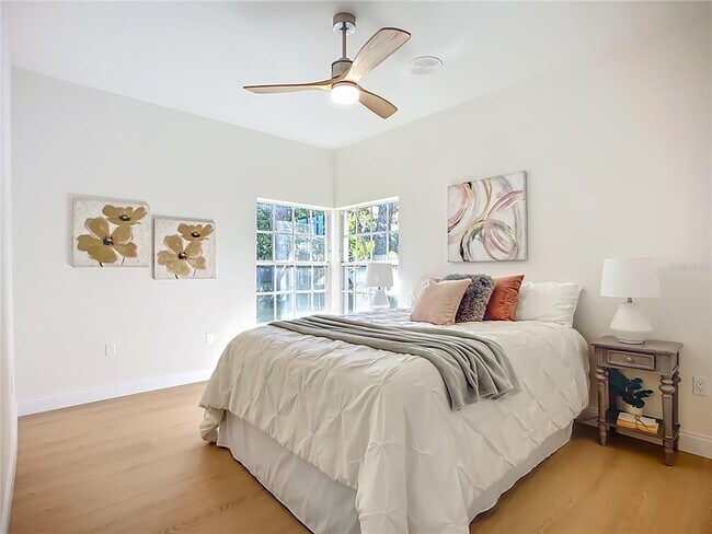 Building Photo - 2960 Sandringham Pl