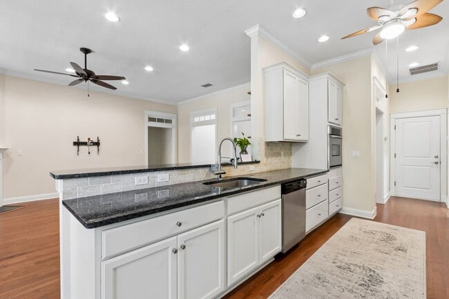 Building Photo - 4BR/3BA Home in Fernandina Beach – Great Location!