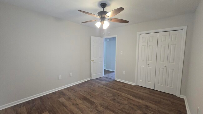 Building Photo - 123 Moss Creek Dr