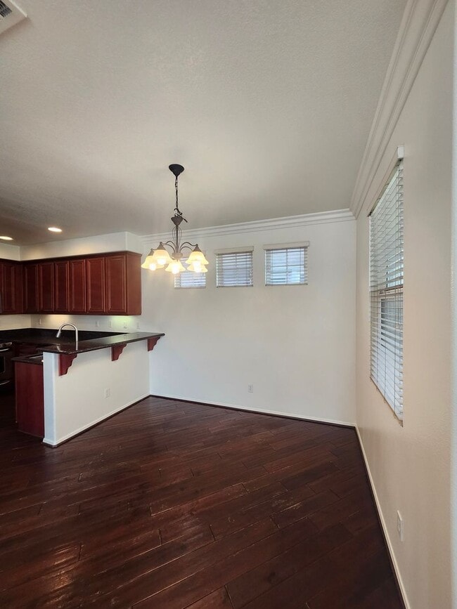 Building Photo - Chino 4 bedroom Beauty