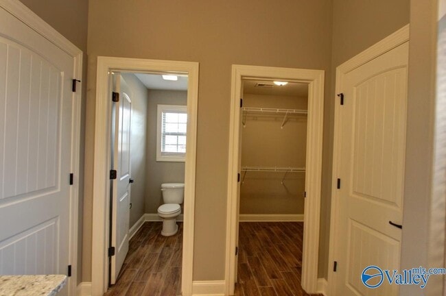 Building Photo - 22947 Pin Oak Dr