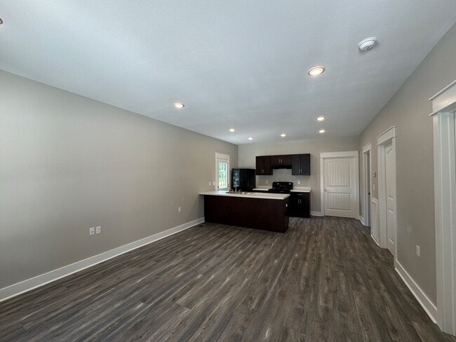 Building Photo - 1 Bedroom • 1 Bath Duplex on 23rd Street!