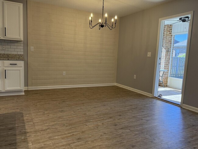 Building Photo - 351 Merlin Ct