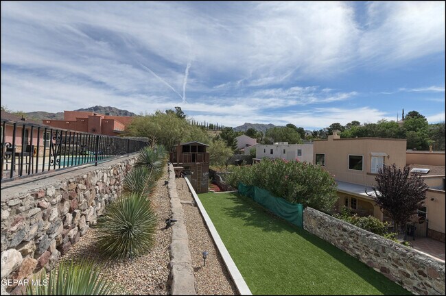 Building Photo - 6412 Via Aventura Dr