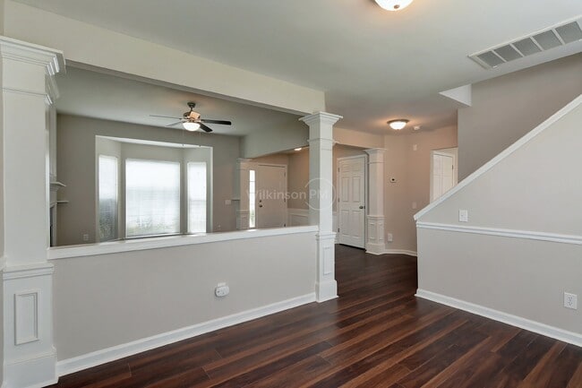 Building Photo - Beautiful 3br/2.5bth Home with Bonus Room ...