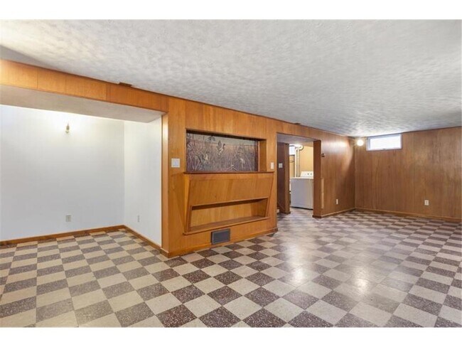 Building Photo - 5449 42nd Ave S