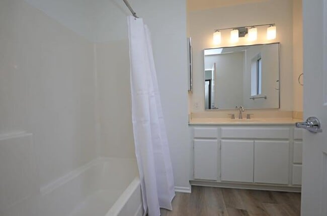 Building Photo - 6054 Ashley Pl
