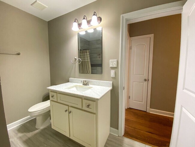 Building Photo - Nicely updated home in High Point Terrace