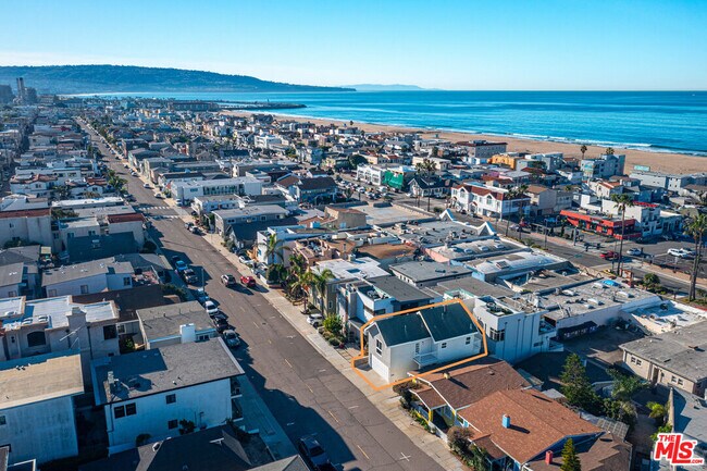 Building Photo - 1125 Manhattan Ave