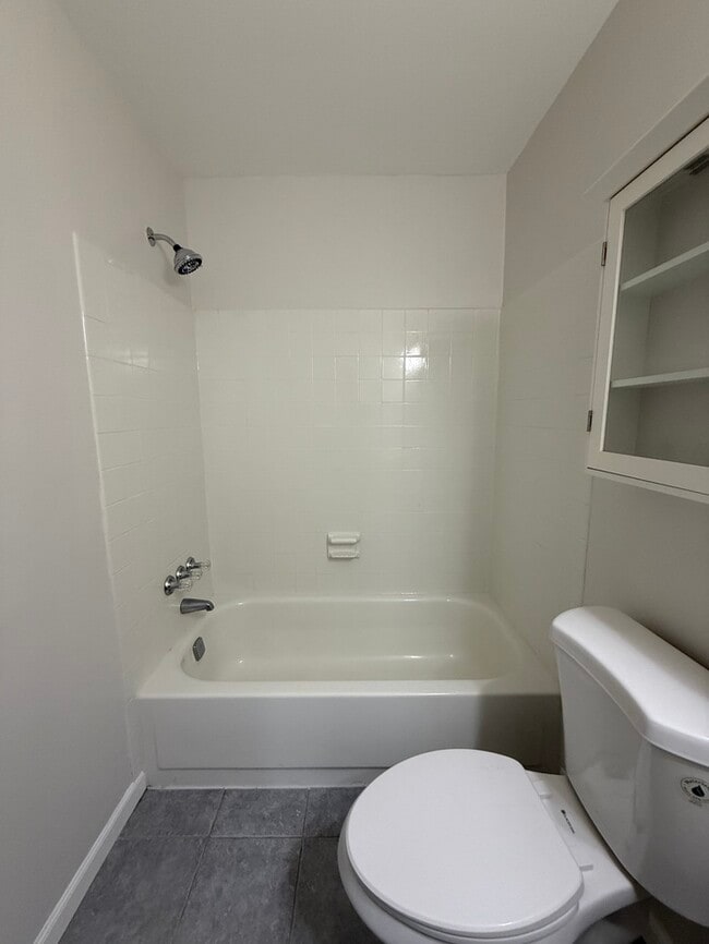 Building Photo - 2041 Harbour Dr