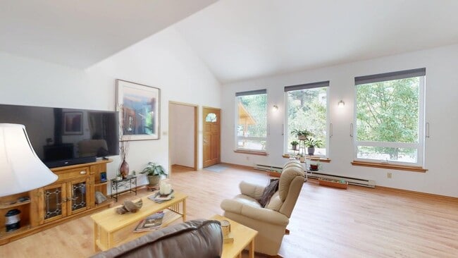 Building Photo - 005