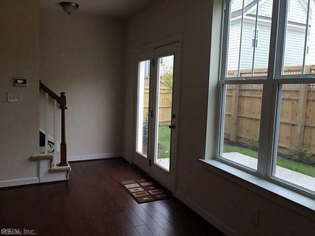 Building Photo - Beach Borough