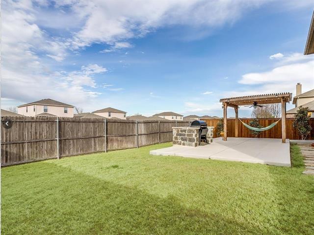 Building Photo - 5825 Valley Haven Way