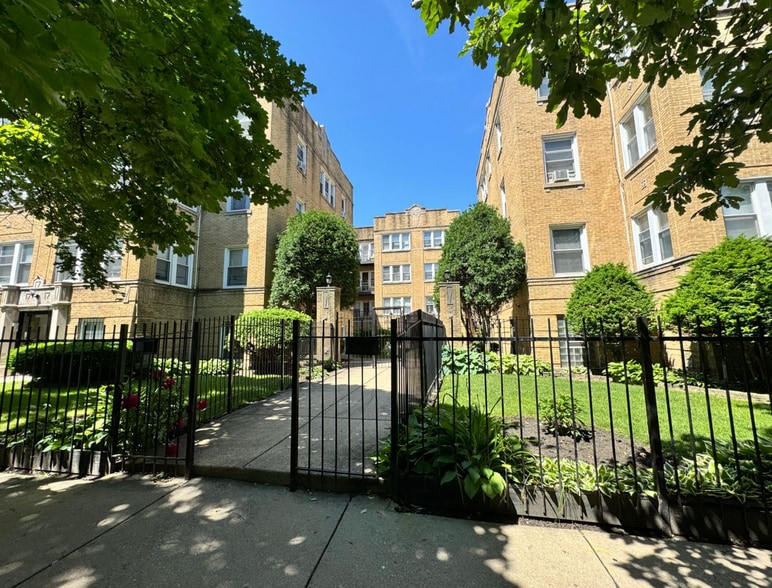 Building Photo - 4900 N Saint Louis Ave